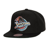 Mitchell and Ness Gorra Conference Patch Hombre Detroit Pistons