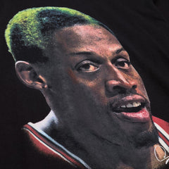 Mitchell and Ness Polera Big Face Tee Hombre Chicago Bulls Dennis Rodman - NBA Store Chile