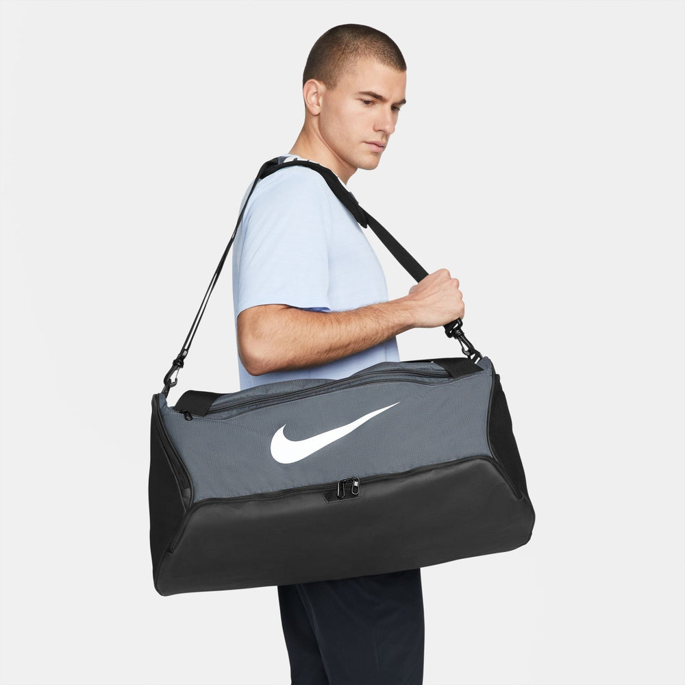 Nike Accesorios Bolso NK BRSLA M DUFF - 9.5 (60L) - NBA Store Chile
