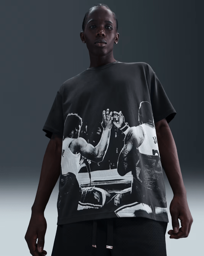 Nike Hombre LJ M Nk Tee M90 Co - NBA Store Chile