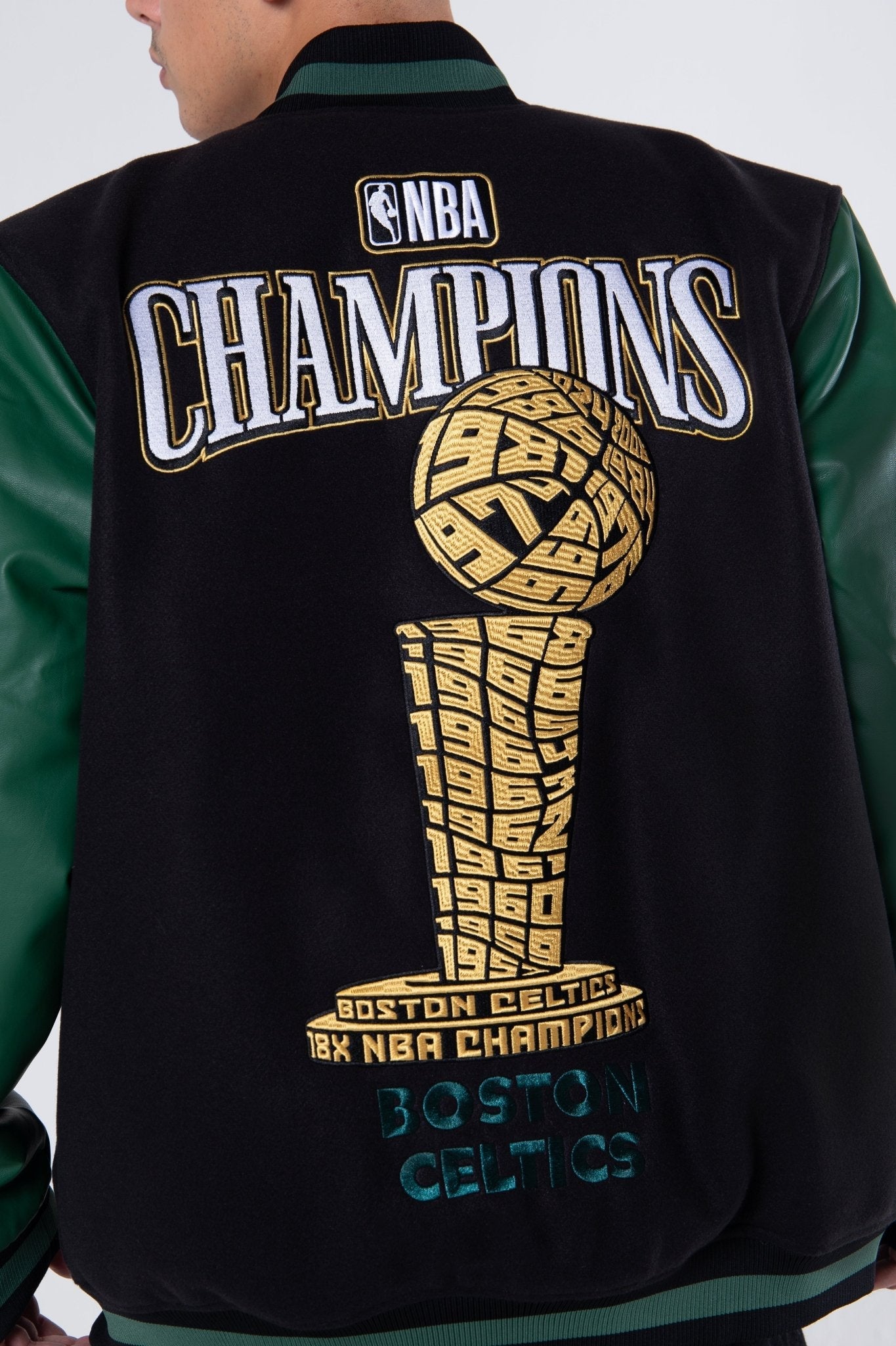 Mitchell and Ness Chaqueta Champs Hombre Boston Celtics
