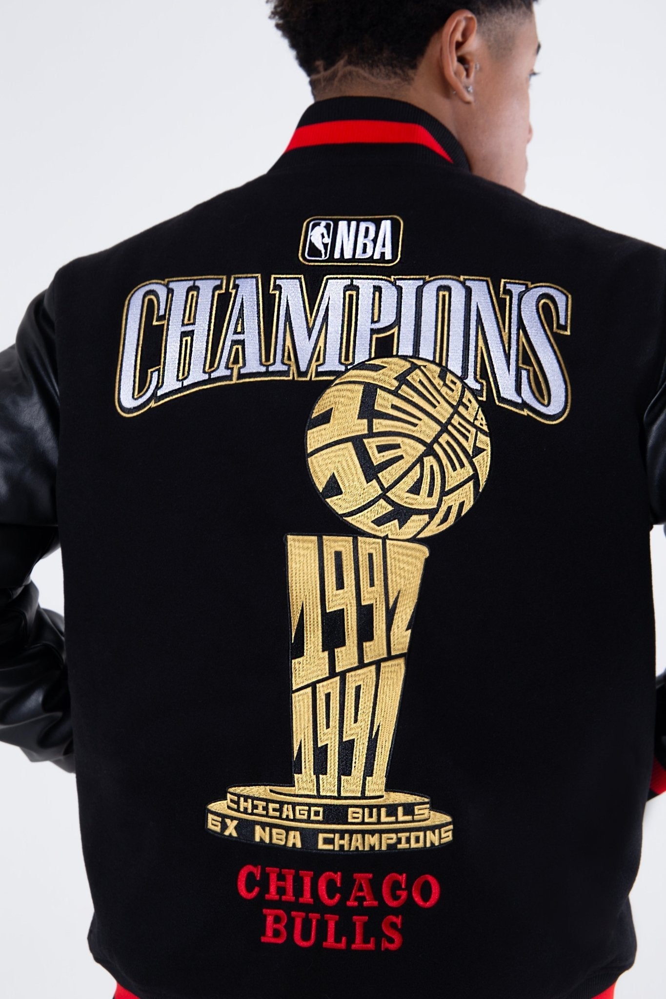 Mitchell and Ness Chaqueta Champs Hombre Chicago Bulls