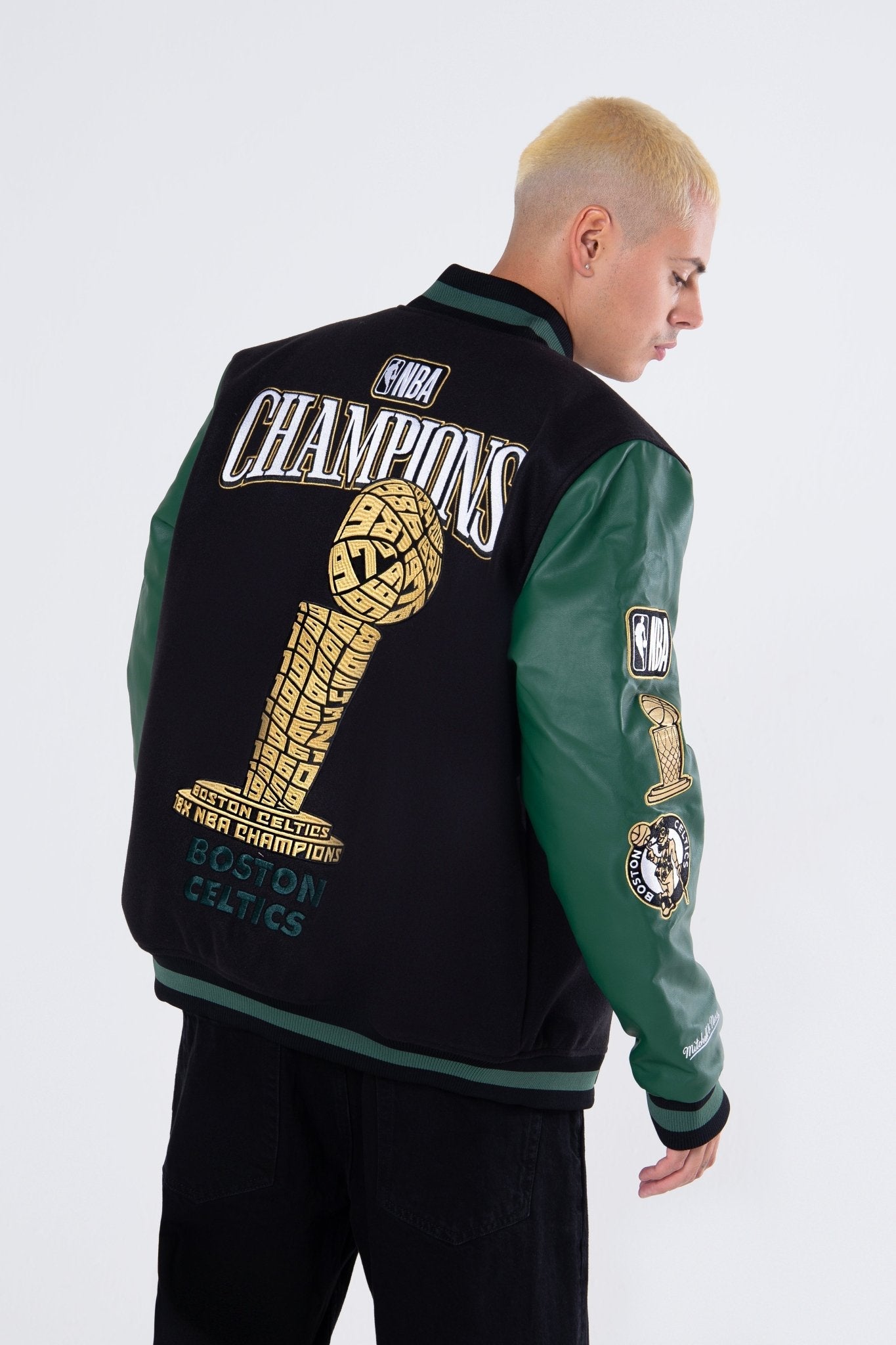 Mitchell and Ness Chaqueta Champs Hombre Boston Celtics