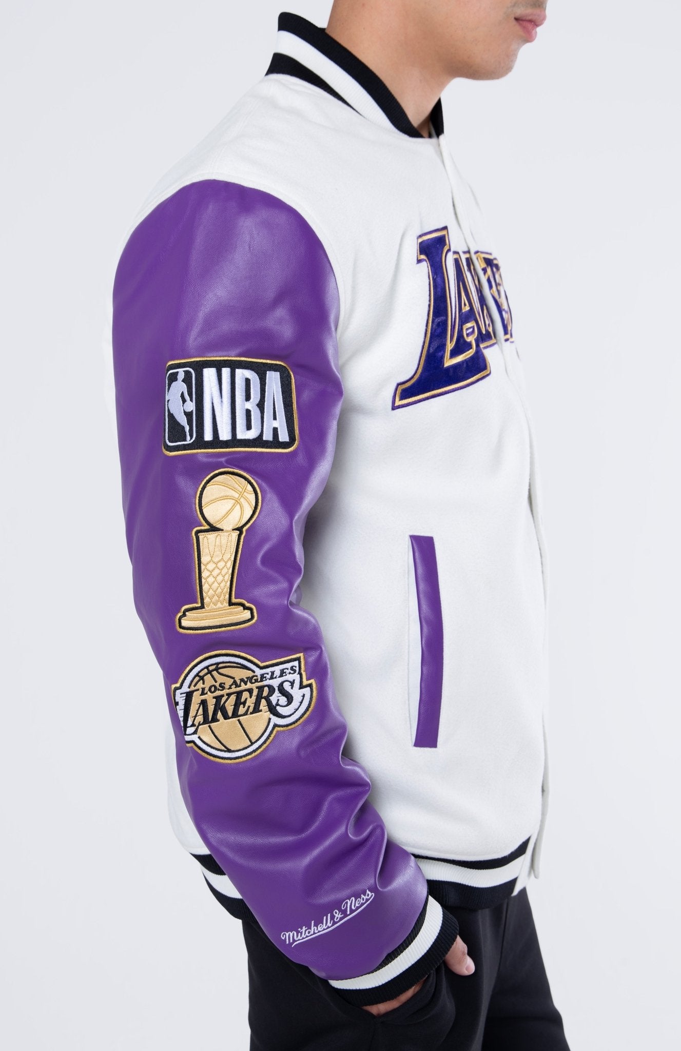 Mitchell and Ness Chaqueta Champs Hombre Los Angeles Lakers - NBA Store Chile
