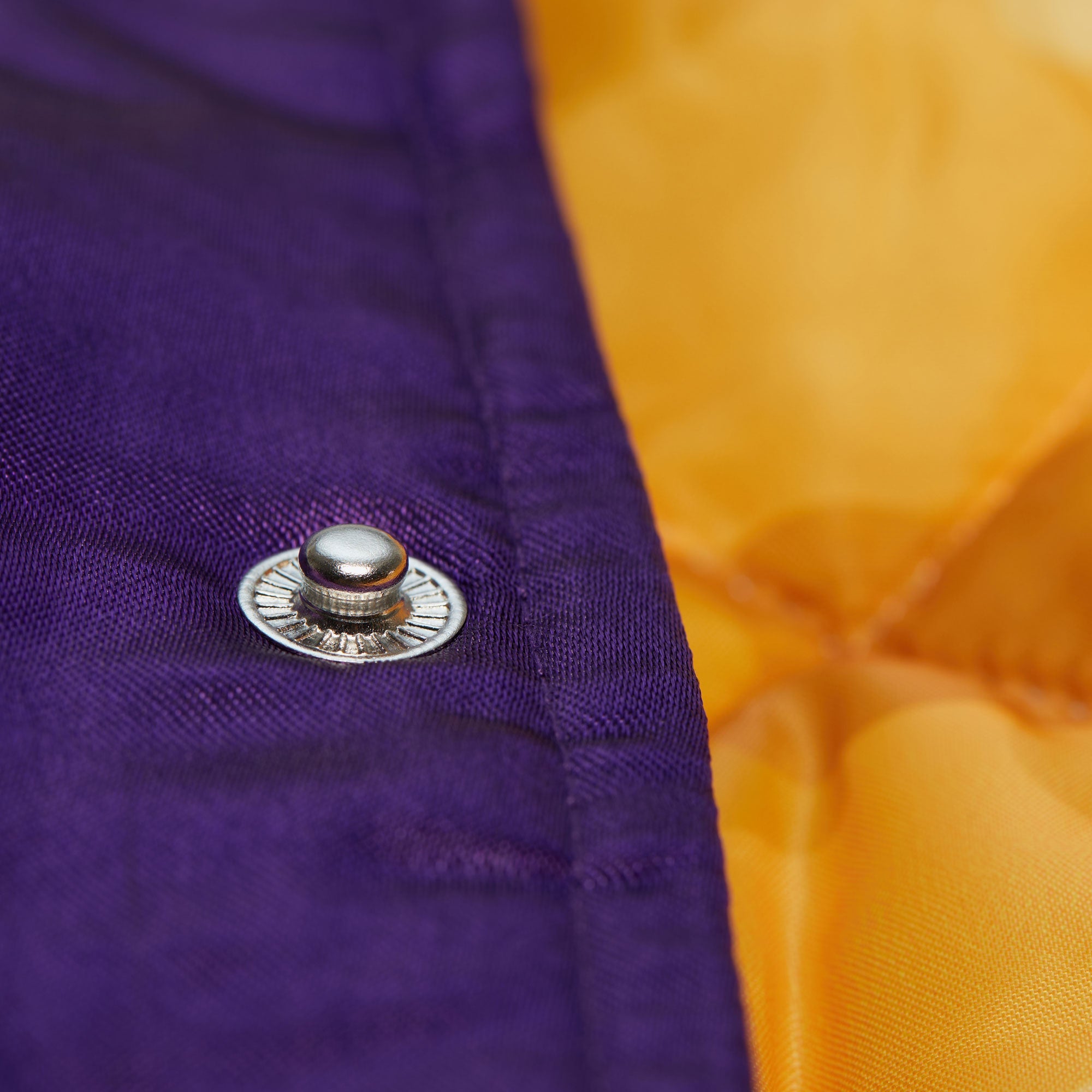 Mitchell And Ness Chaqueta Satin Hombre Los Angeles Lakers BAPE X M&N - NBA Store Chile