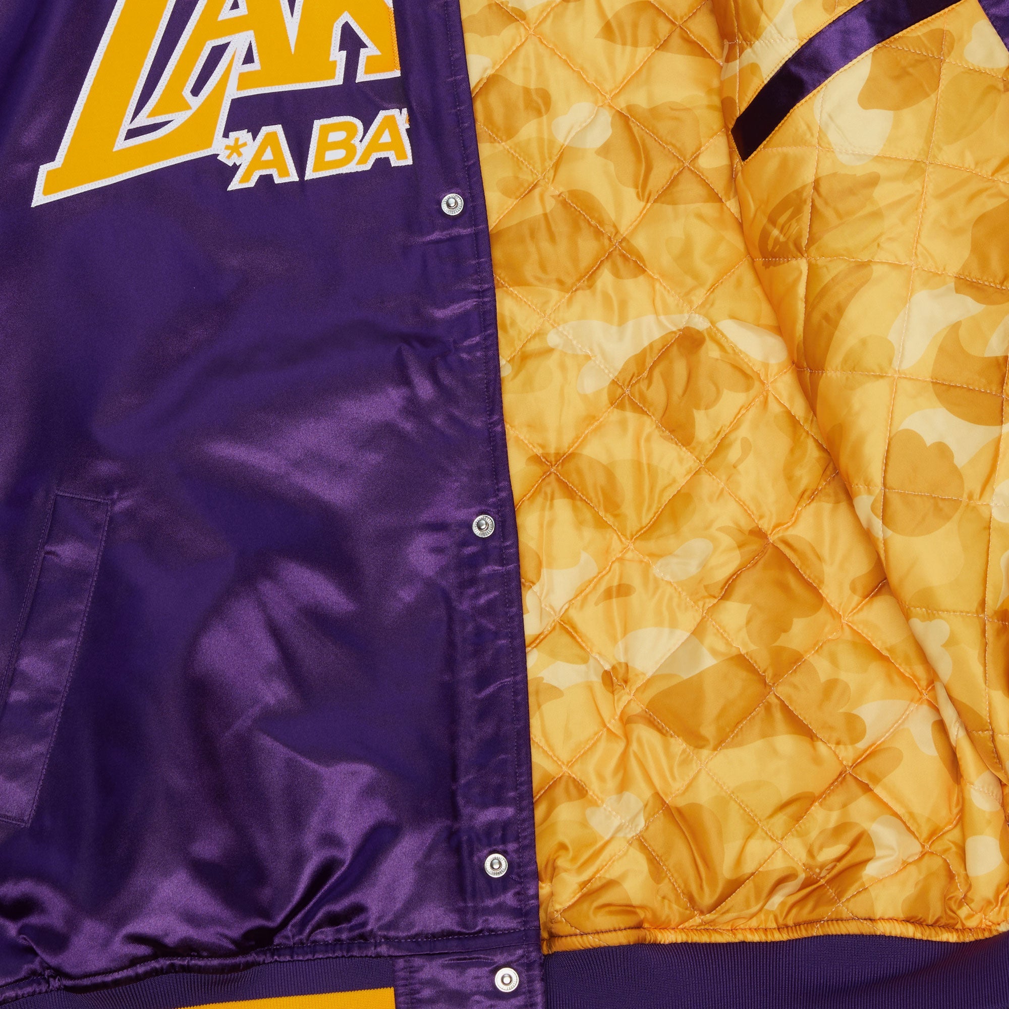 Mitchell And Ness Chaqueta Satin Hombre Los Angeles Lakers BAPE X M&N - NBA Store Chile
