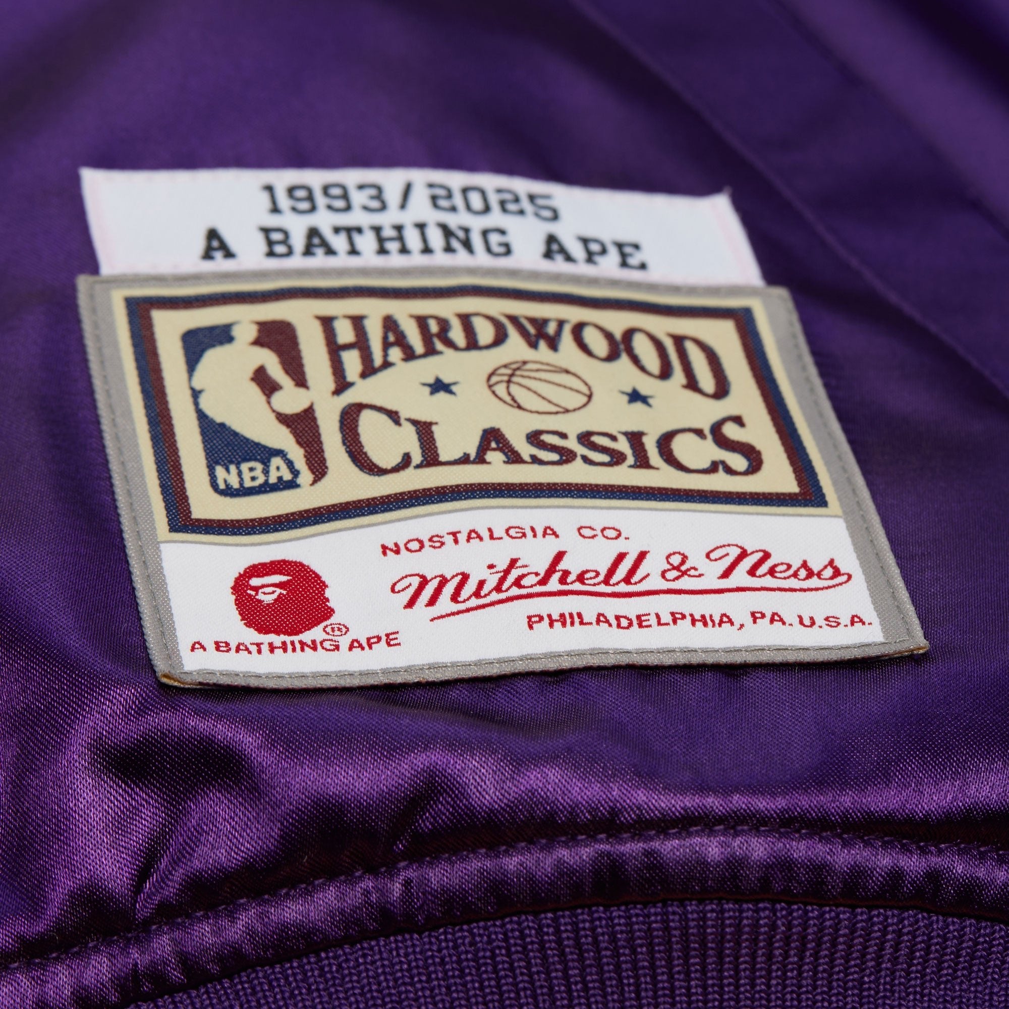 Mitchell And Ness Chaqueta Satin Hombre Los Angeles Lakers BAPE X M&N - NBA Store Chile
