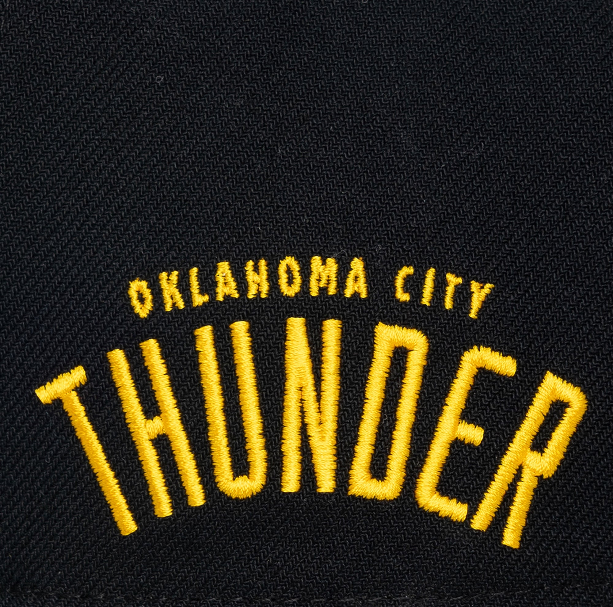 Mitchell and Ness Gorra Legendary Home Pro Snapback Hombre Oklahoma City Thunder - NBA Store Chile