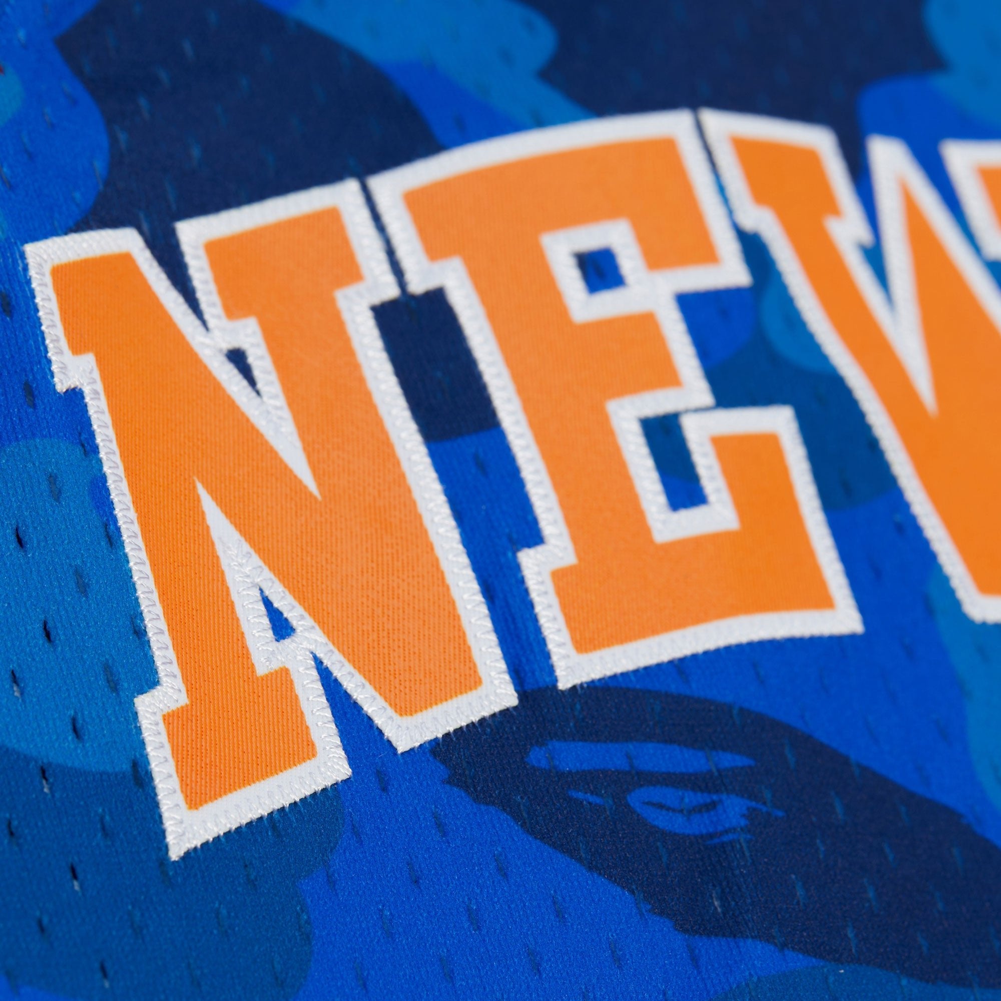 Mitchell And Ness Jersey Hombre New York Knicks BAPE X M&N - NBA Store Chile