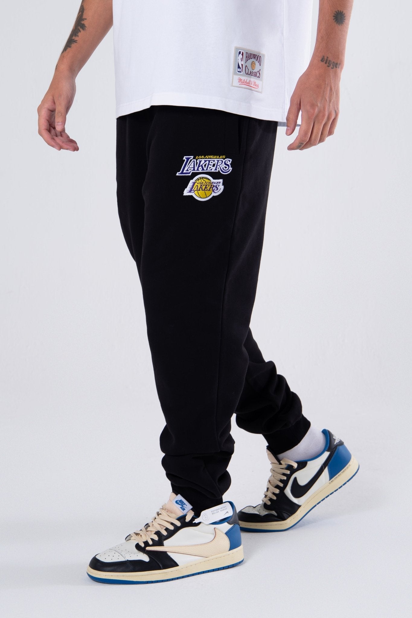 Mitchell and Ness Pantalón Champs Hombre Los Angeles Lakers - NBA Store Chile