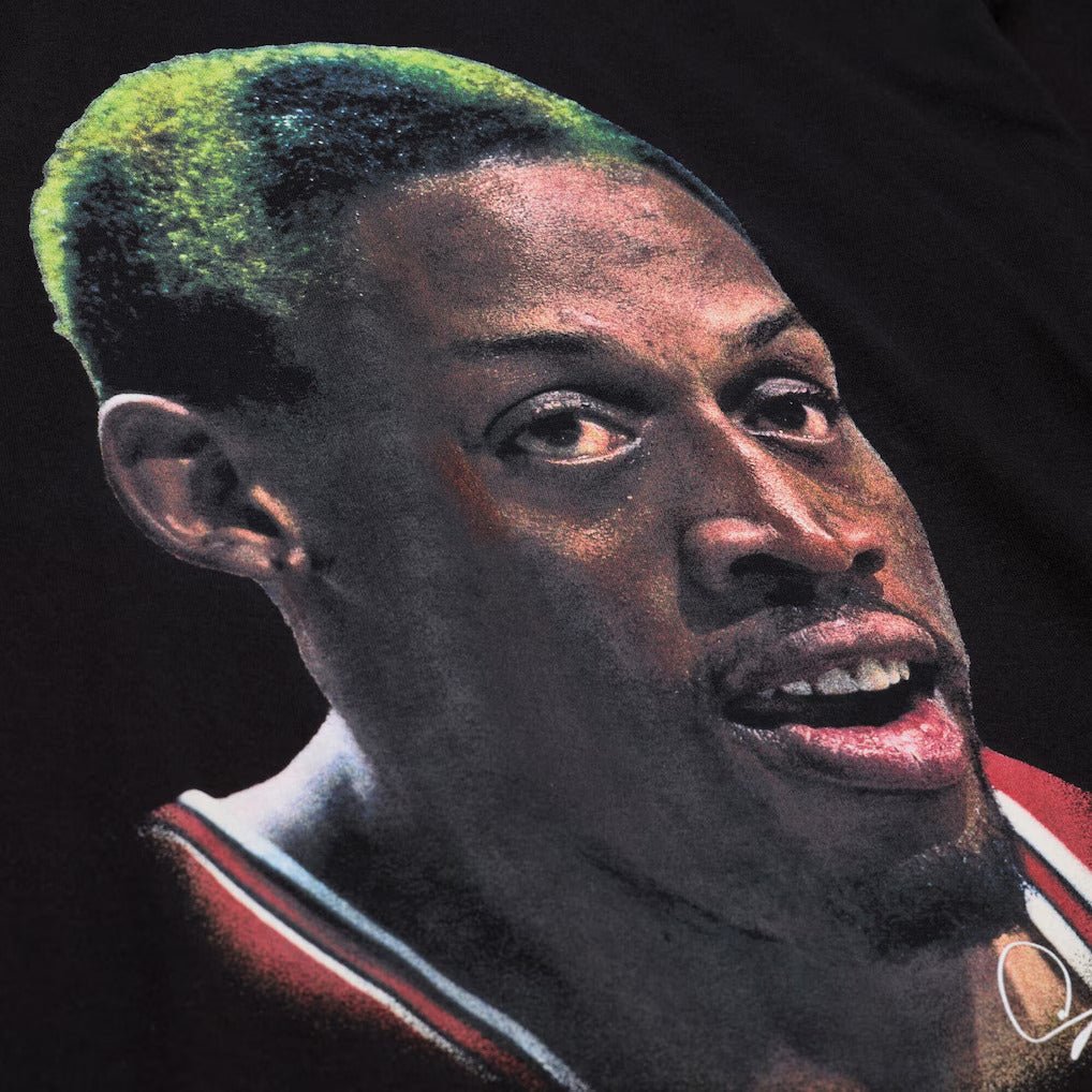 Mitchell and Ness Polera Big Face Tee Hombre Chicago Bulls Dennis Rodman - NBA Store Chile