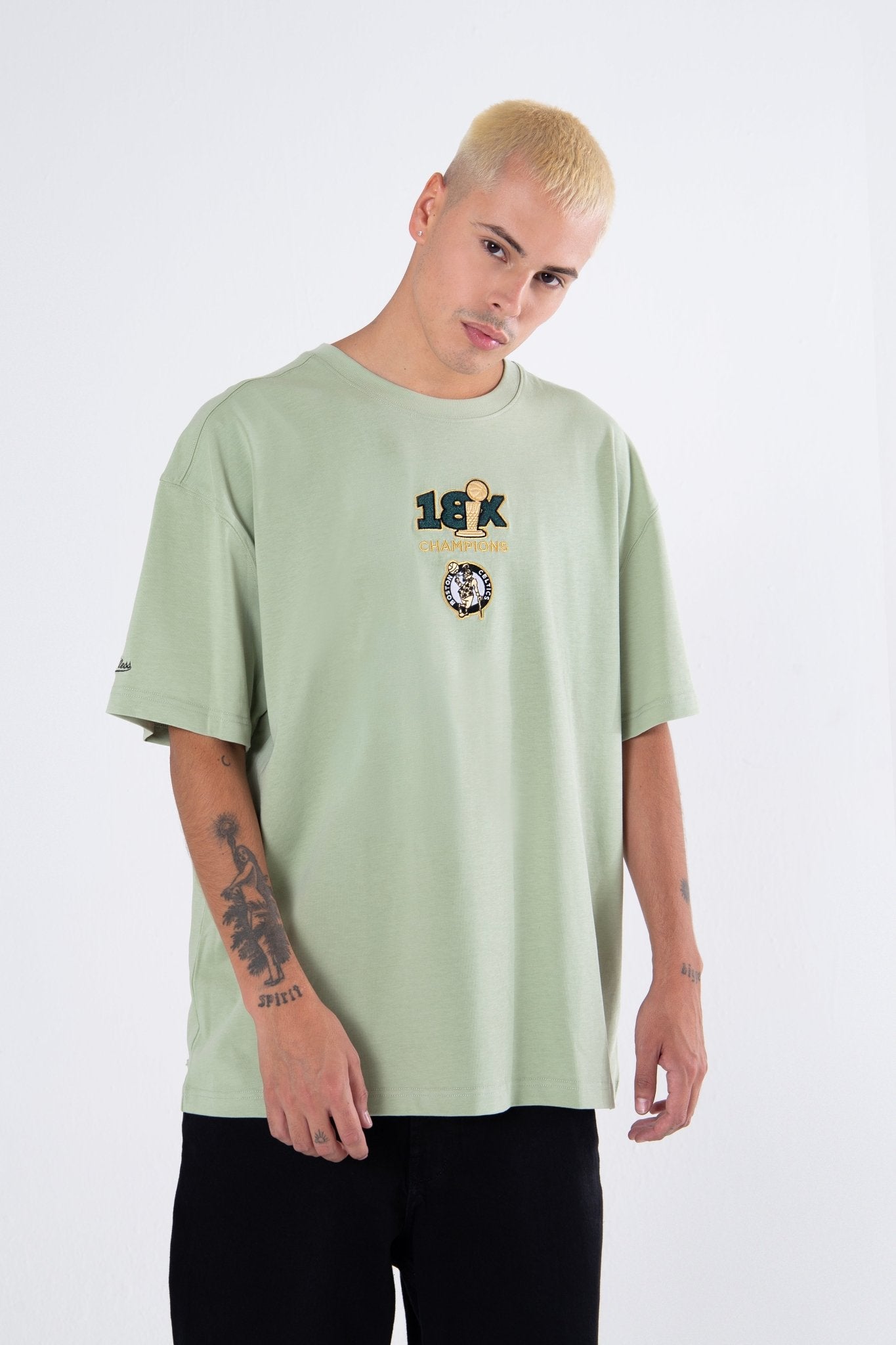 Mitchell and Ness Polera Champs Hombre Boston Celtics - NBA Store Chile