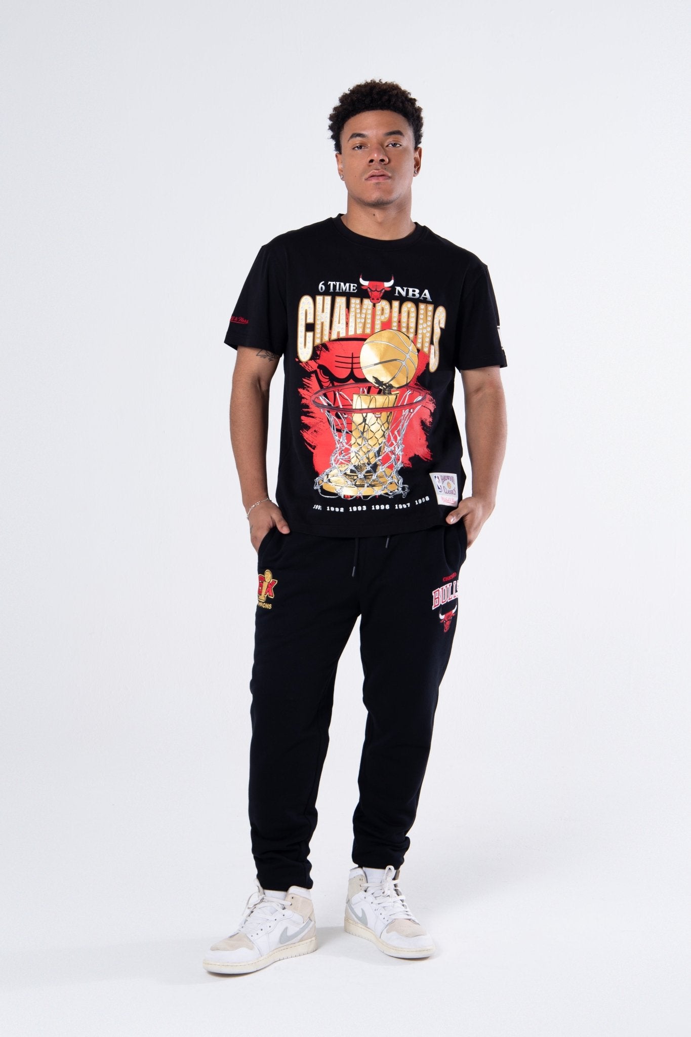 Mitchell and Ness Polera Champs Hombre Chicago Bulls - NBA Store Chile