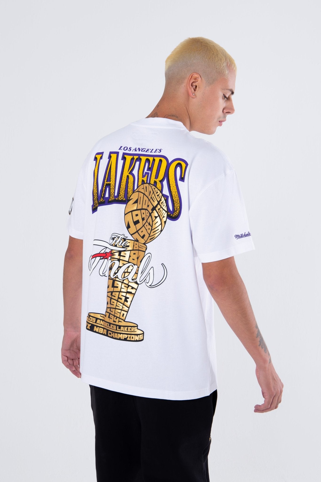Mitchell and Ness Polera Champs Hombre Los Angeles Lakers - NBA Store Chile
