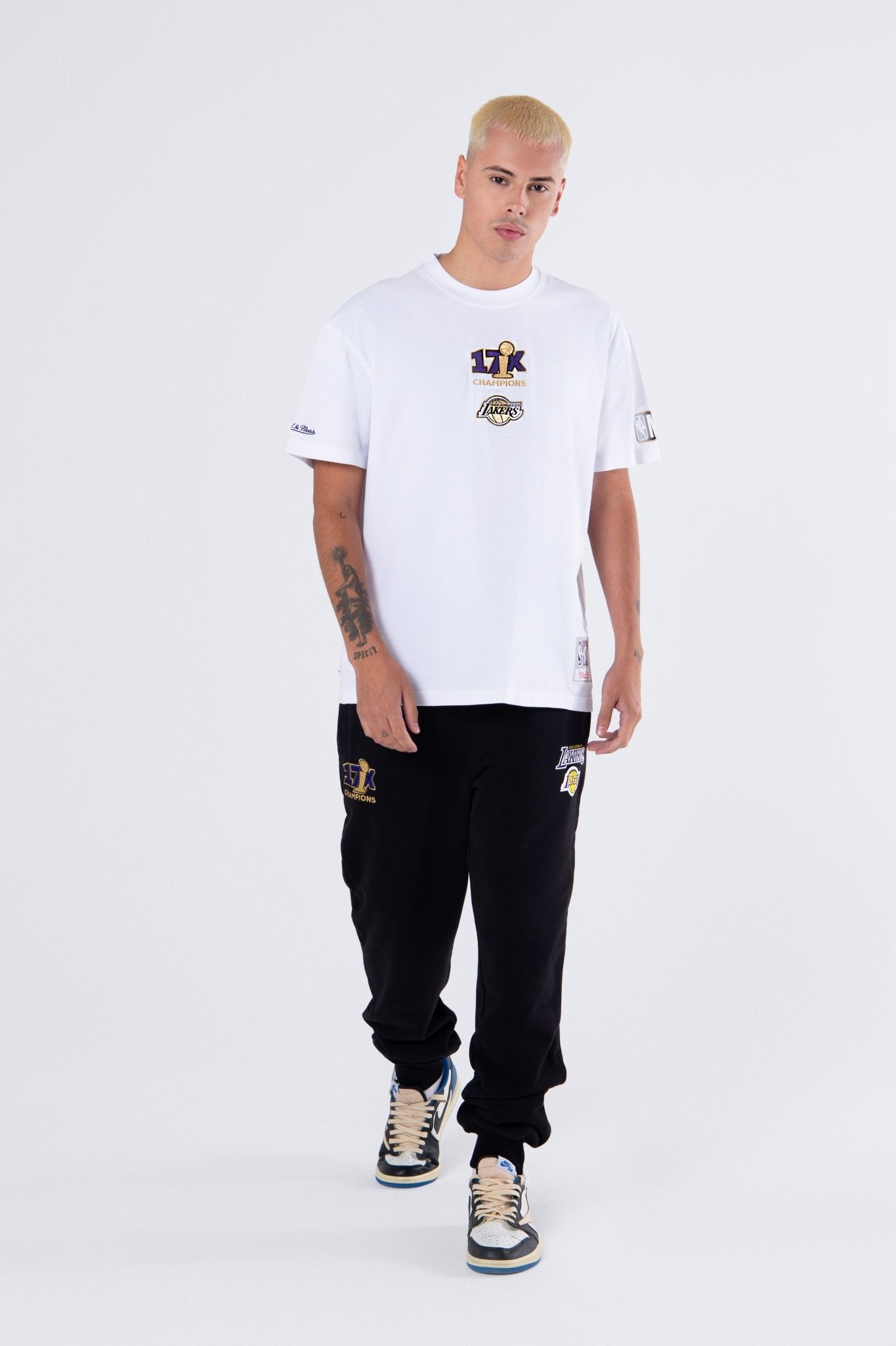 Mitchell and Ness Polera Champs Hombre Los Angeles Lakers - NBA Store Chile
