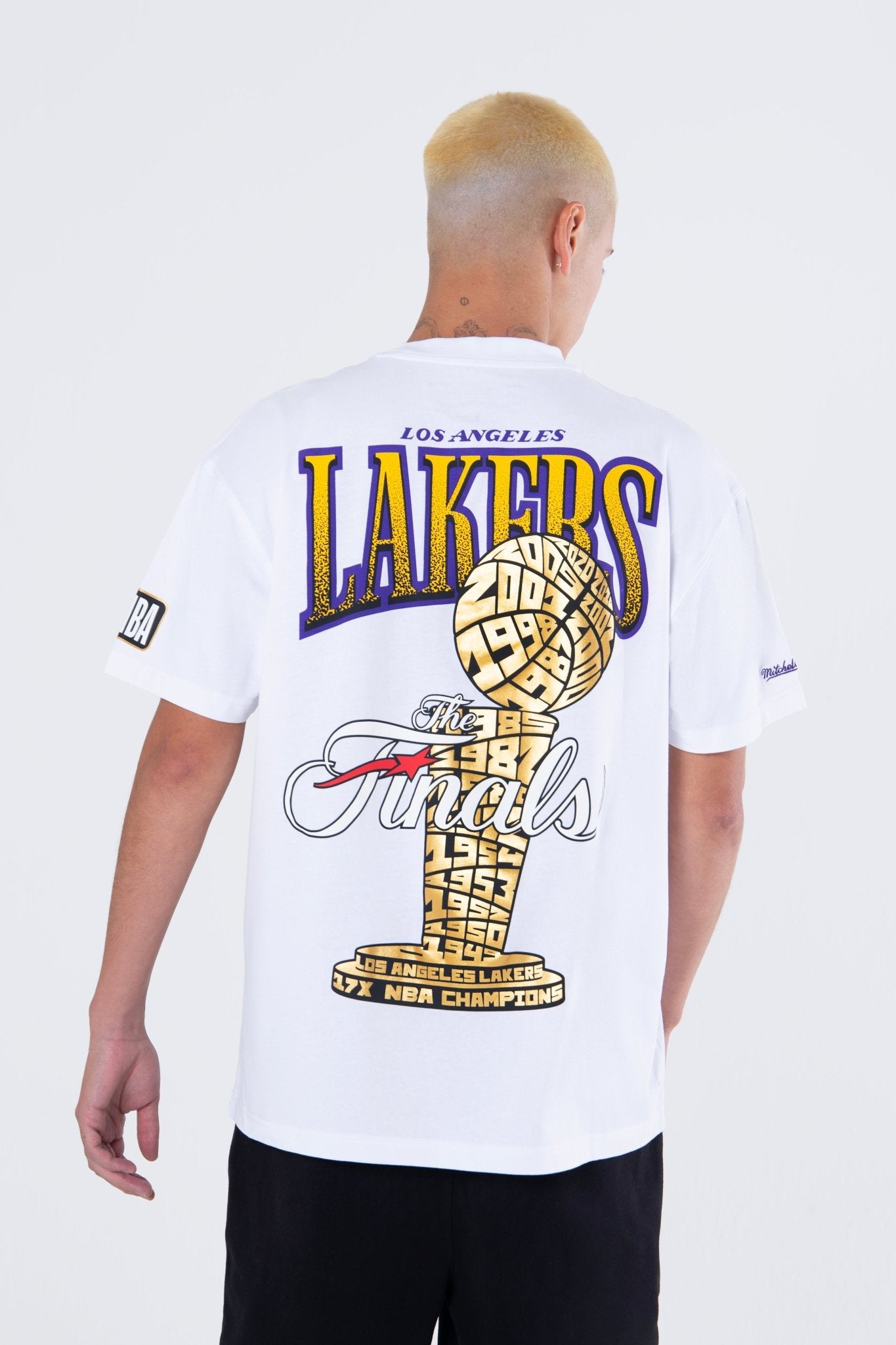 Mitchell and Ness Polera Champs Hombre Los Angeles Lakers - NBA Store Chile