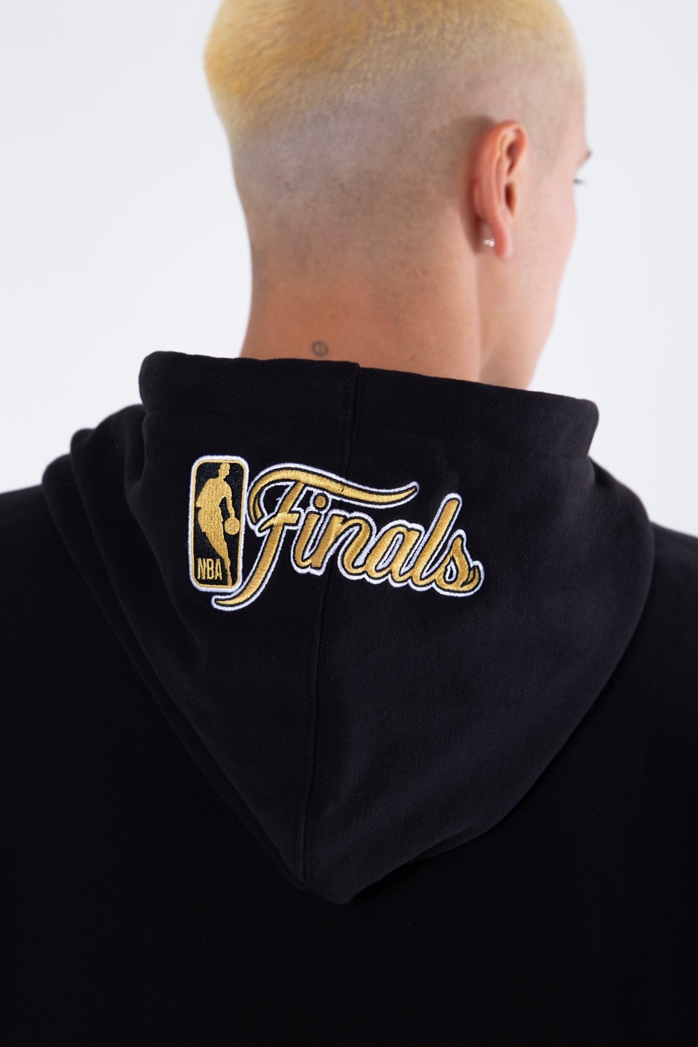 Mitchell and Ness Polerón Champs Hombre Los Angeles Lakers - NBA Store Chile