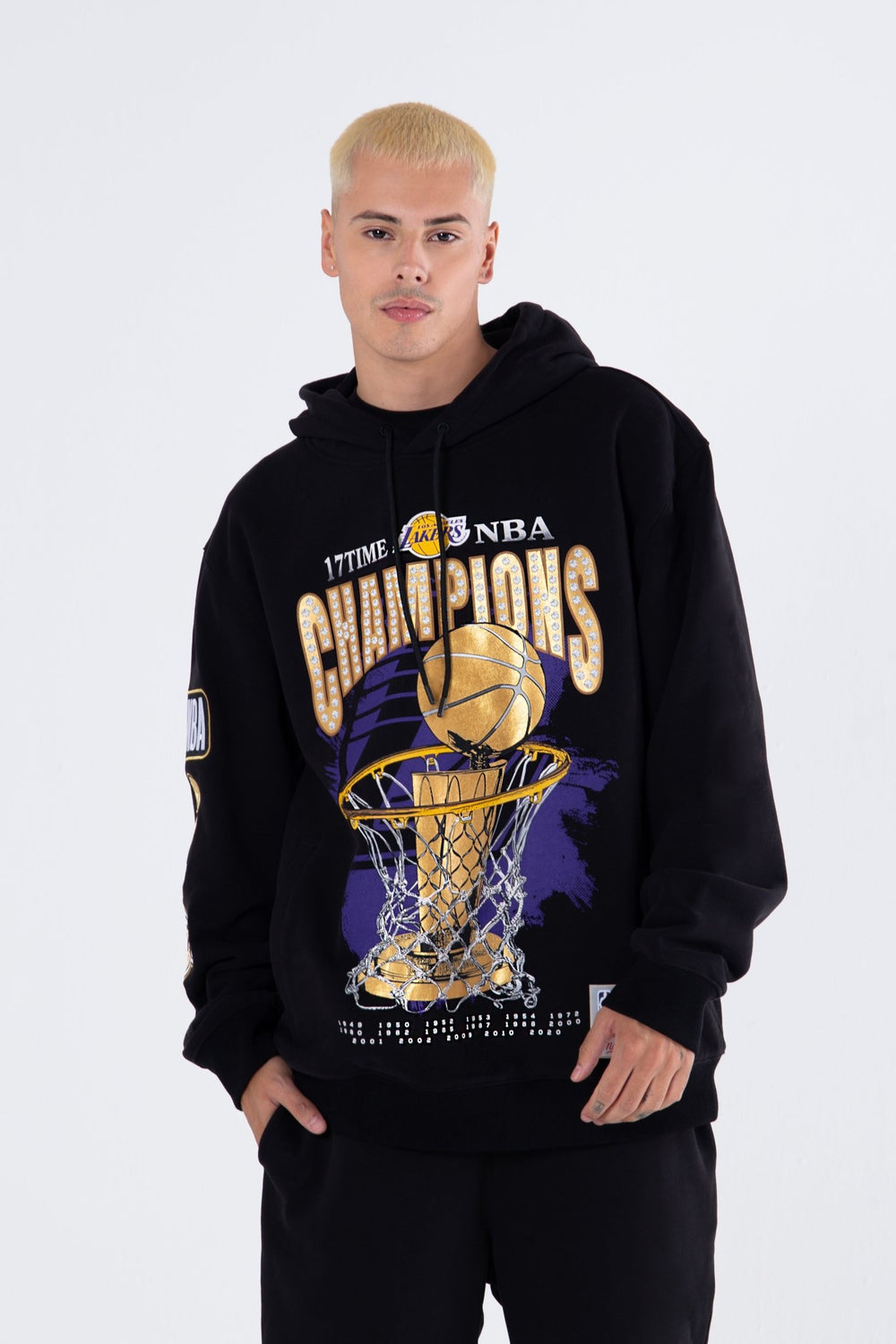 Mitchell and Ness Polerón Champs Hombre Los Angeles Lakers - NBA Store Chile