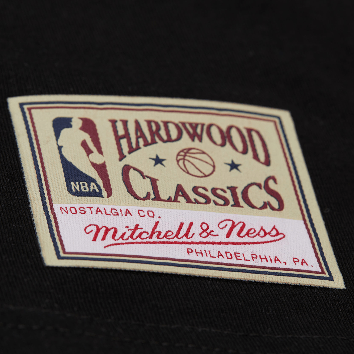 NBA Polera Chalked UP Hombre Philadelphia 76ers Allen Iverson Negro - NBA Store Chile