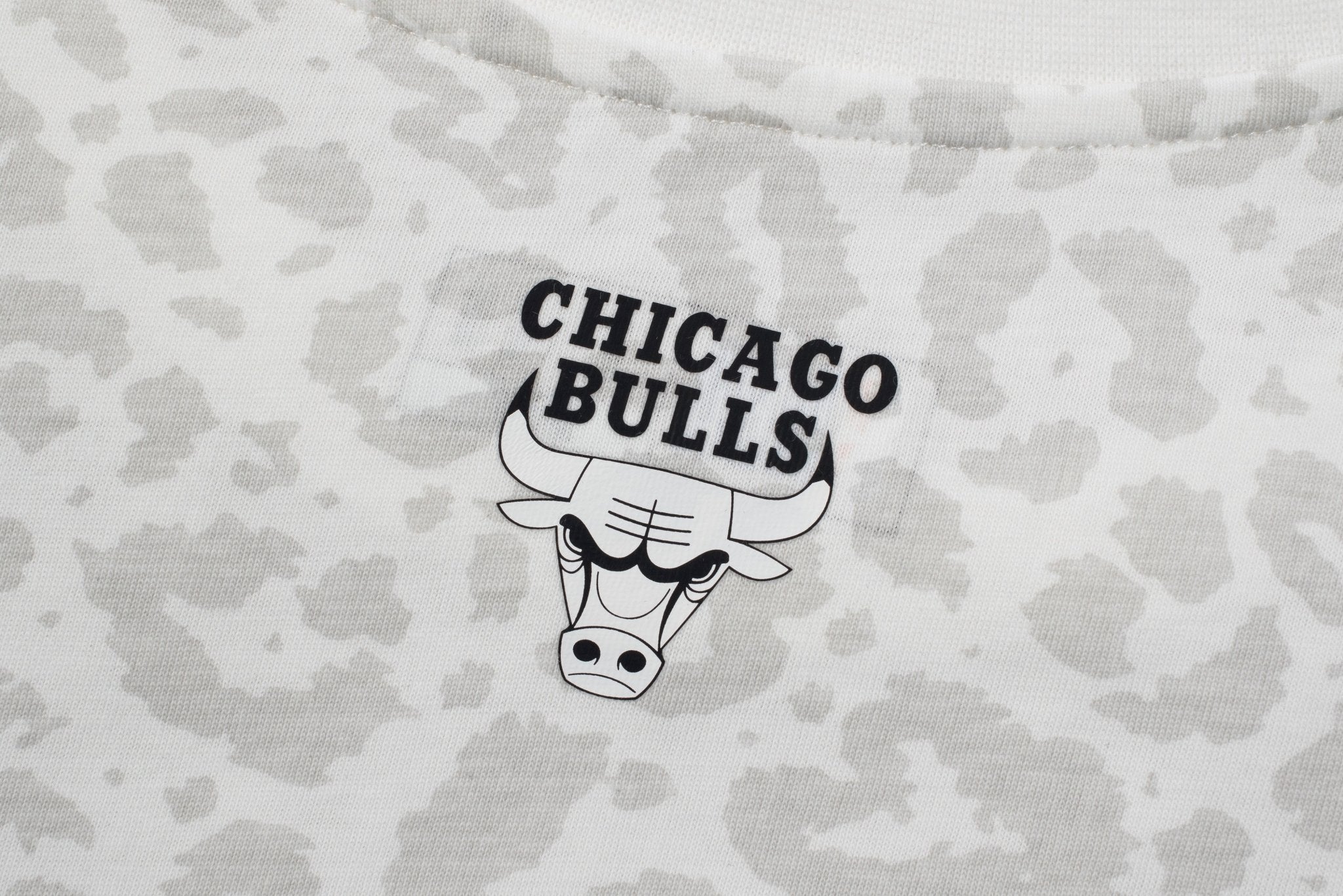 NBA Polera Mujer Chicago Bulls Urban Jungle - NBA Store Chile