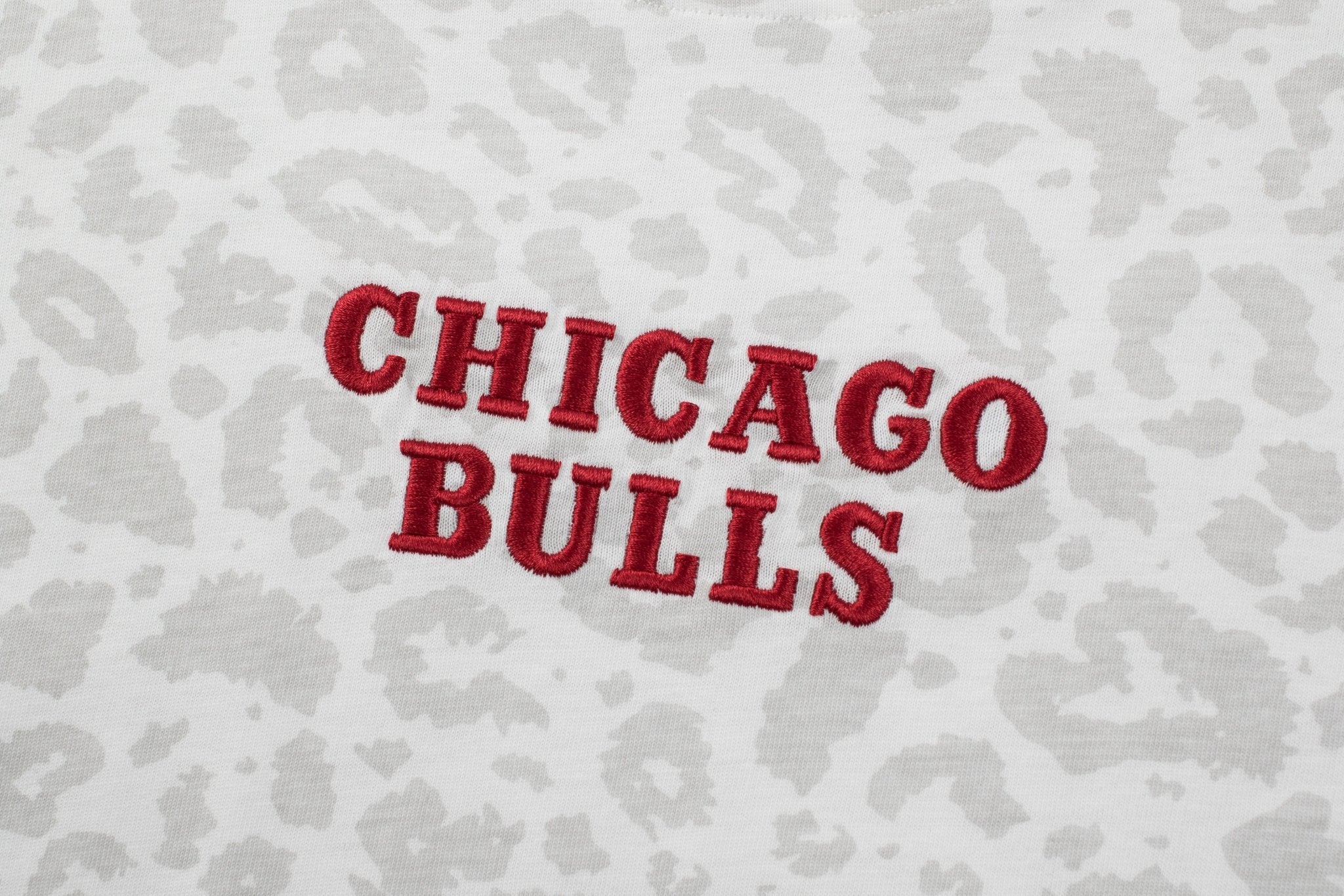 NBA Polera Mujer Chicago Bulls Urban Jungle - NBA Store Chile