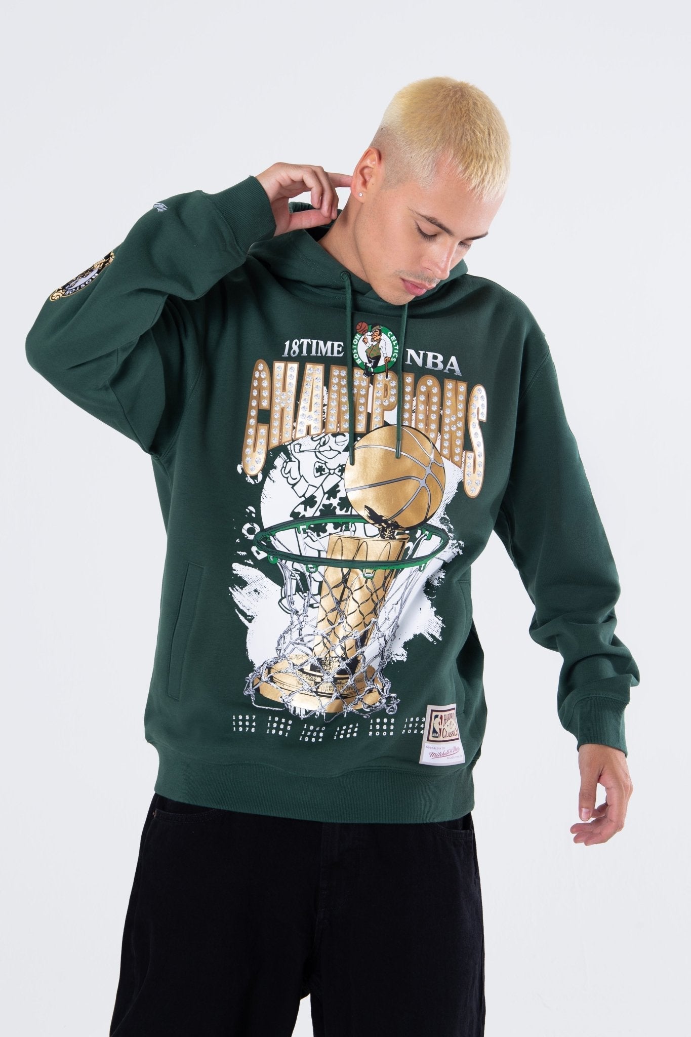Polerón Hombre Champs Boston Celtics - Mitchell and Ness - NBA Store Chile