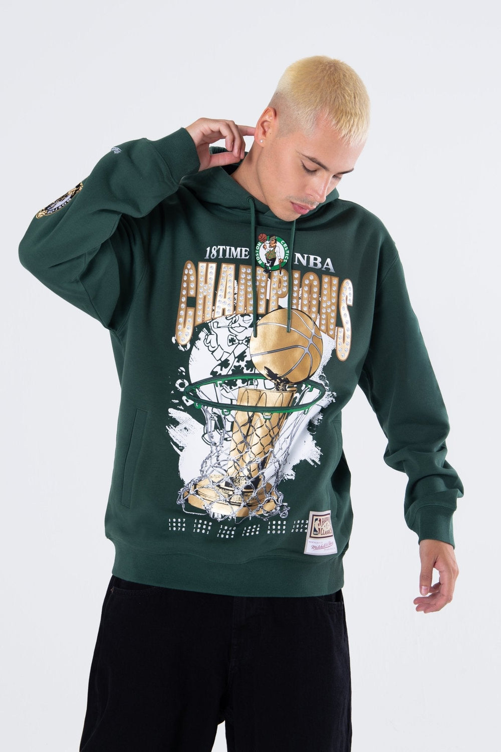 Polerón Hombre Champs Boston Celtics - Mitchell and Ness - NBA Store Chile